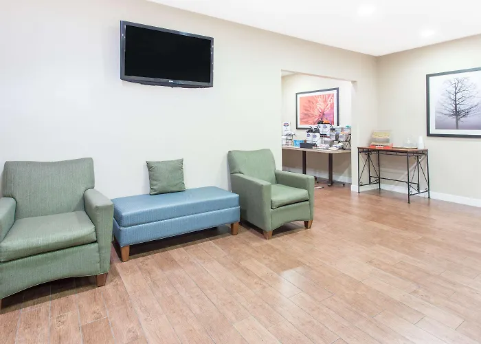 Baymont By Wyndham Hotel
