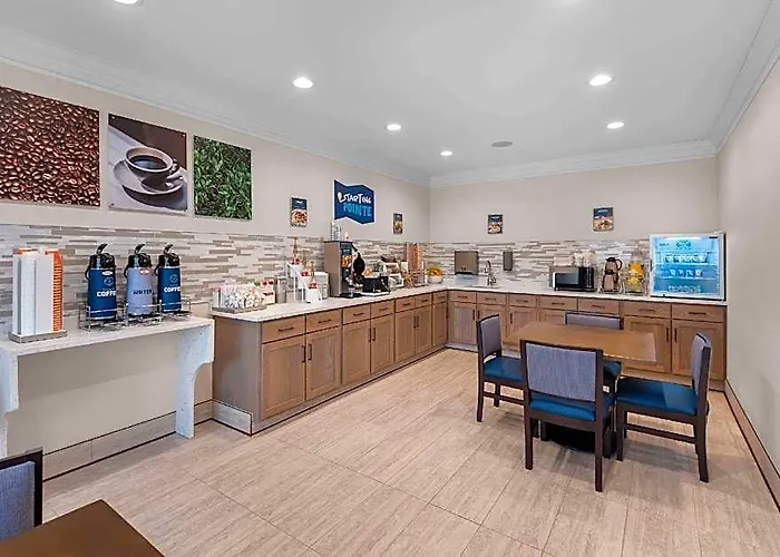 Baymont By Wyndham Hotel Mattoon